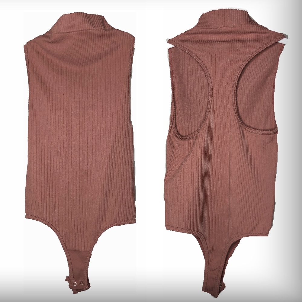 ✨LAST ONE✨Turtleneck Racerback Ribbed  Bodysuit - Picture 2 of 3